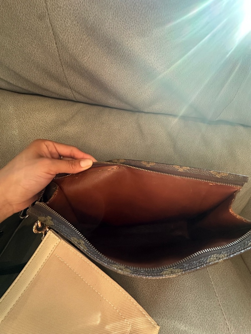 Louis Vuitton Brown Monogram pouch clutch bag - Picture 10 of 16